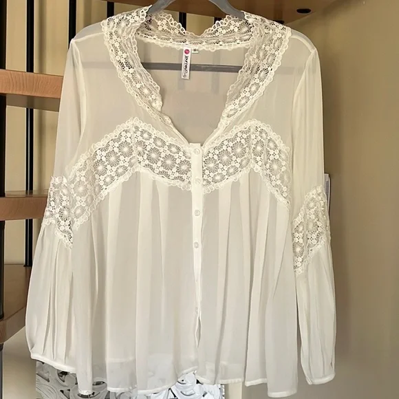 Sheer Button Up Blouse with Embellished Sleeves M - Picture 3 of 6
